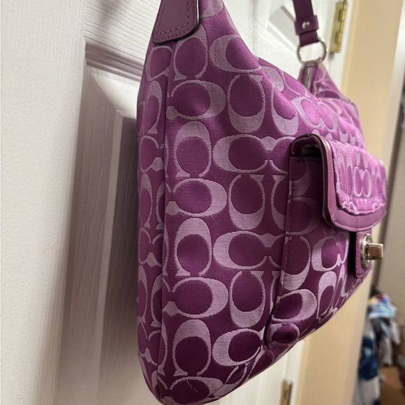 Coach D1269-F19232 Penelope Signature Sateen Pocket Hobo in Purple Jacquard VGUC - Picture 4 of 14